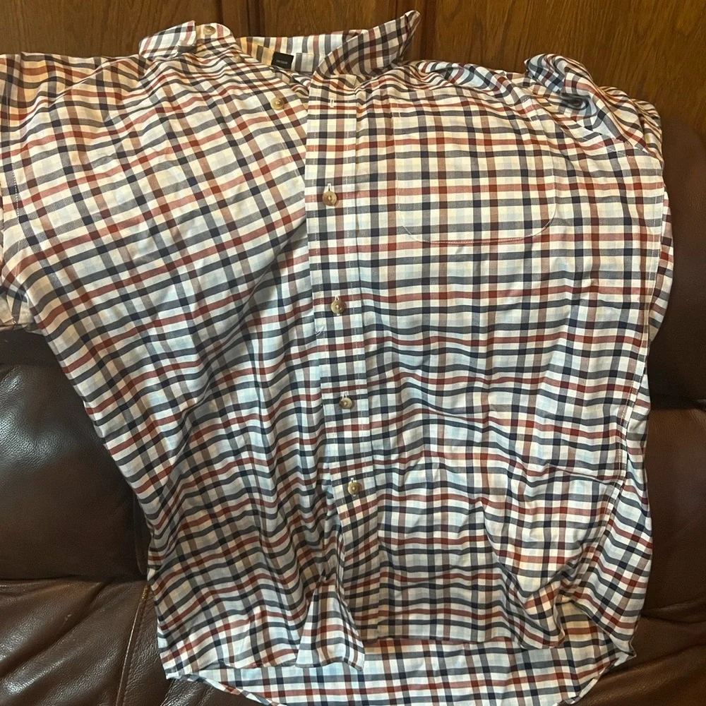 Men’s button down - Picture 2 of 3